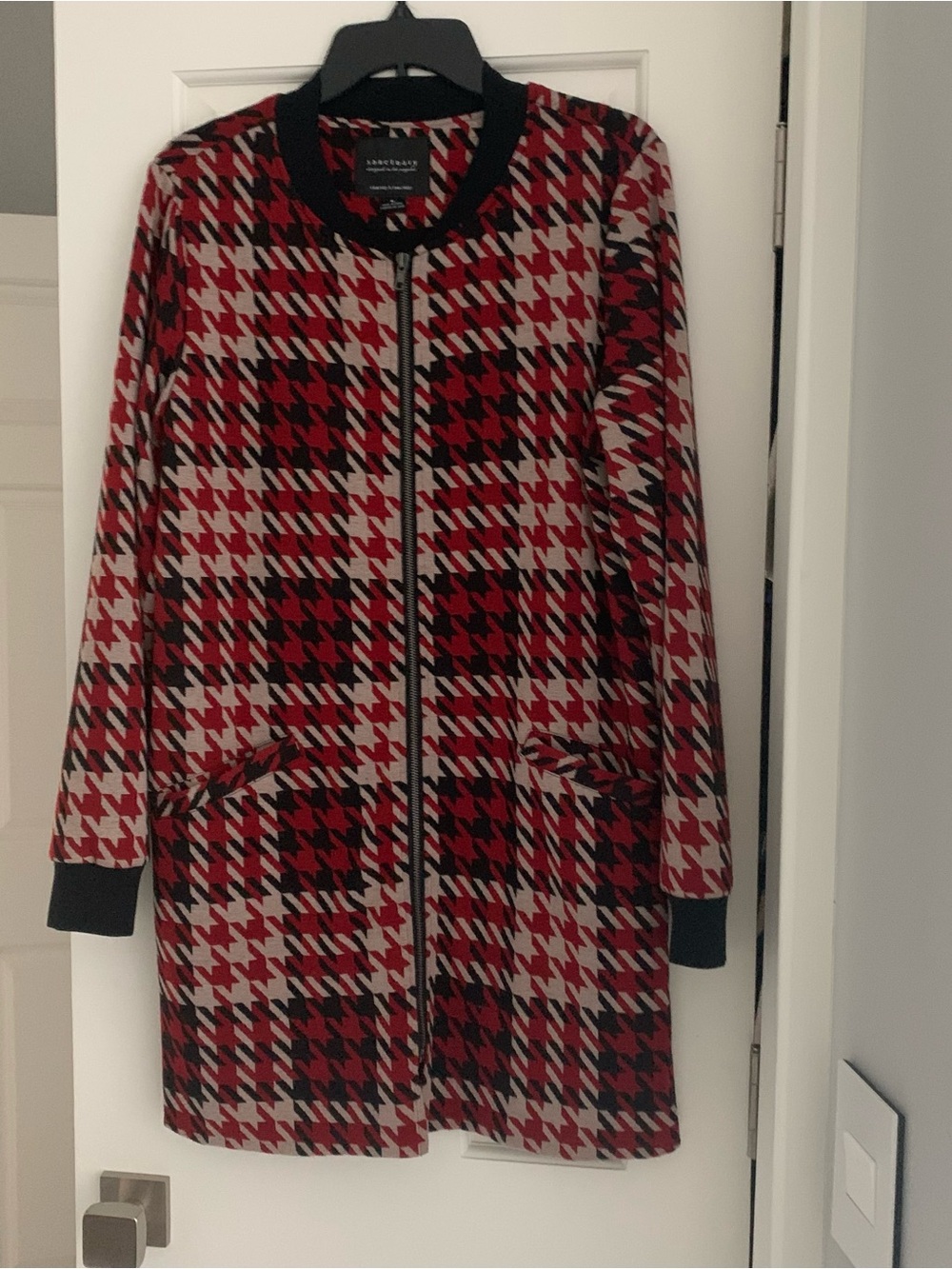 Sanctuary Red & Black Houndstooth Zip-Front Bomber Coat NWOT